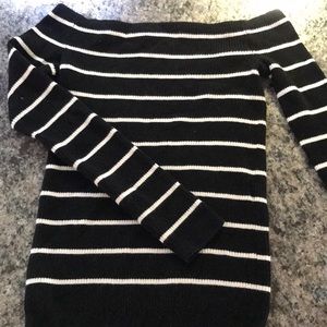 size small AE off the shoulder sweater